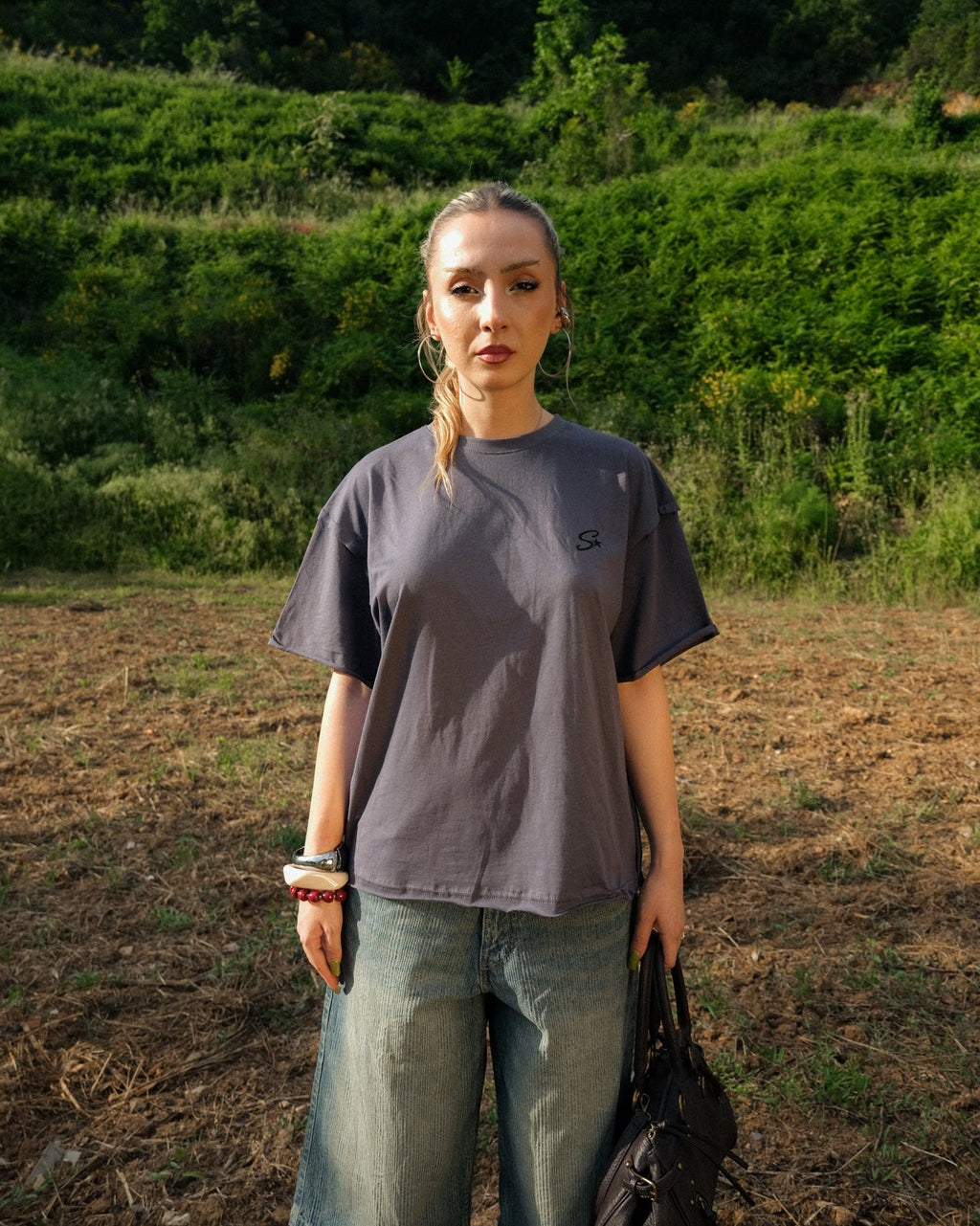 Kelebek  Sırt Detaylı Füme T-Shirt
