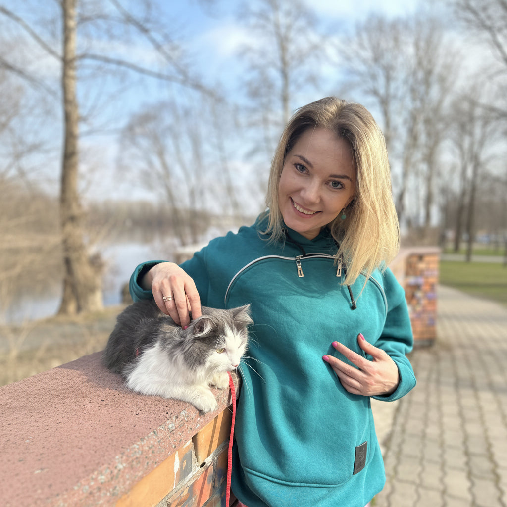 Forest Green Carrier Hoodie for Pet Owners: Professional Cats Clothing