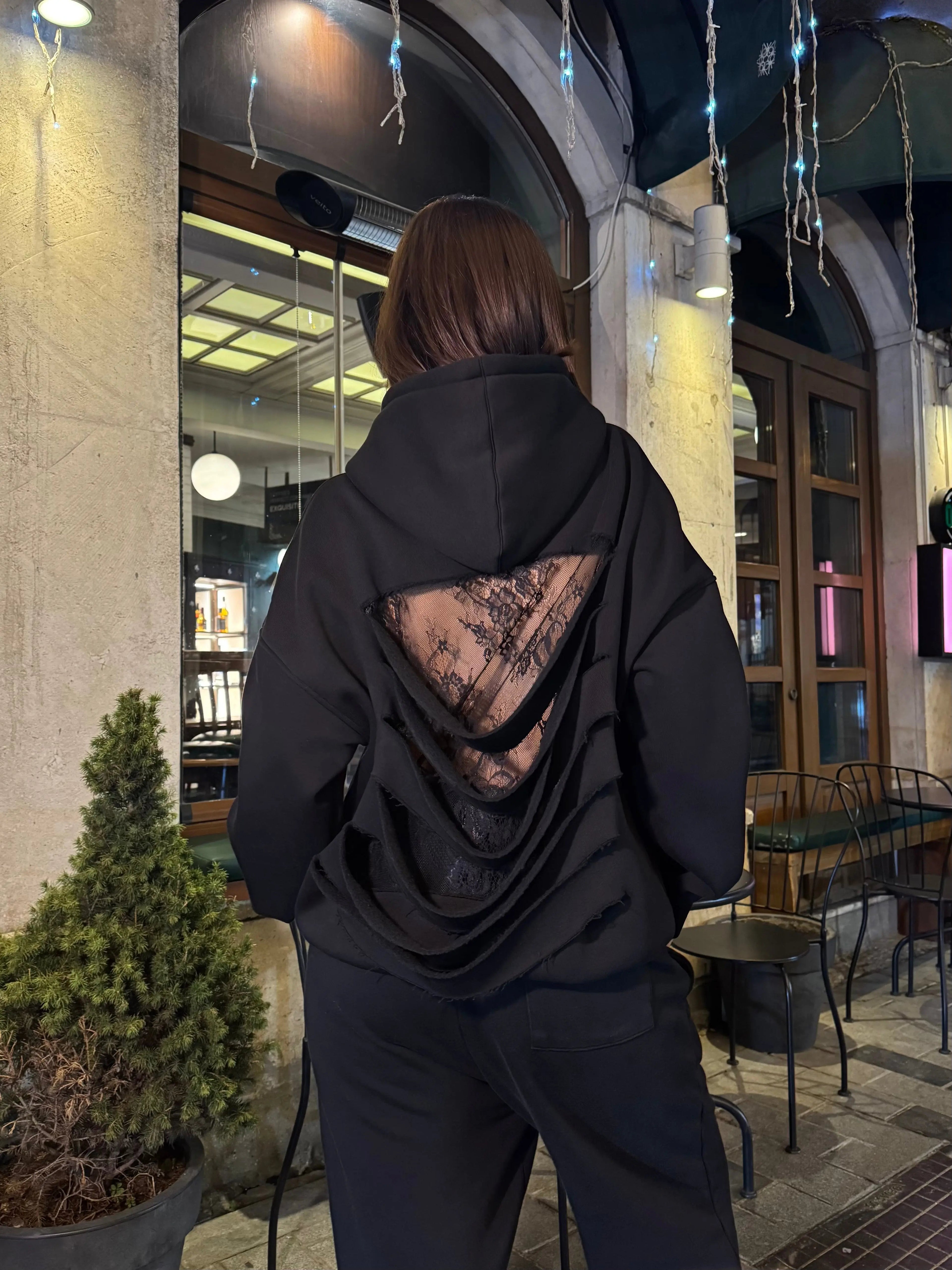 BACK CUT DANTEL HOODİE