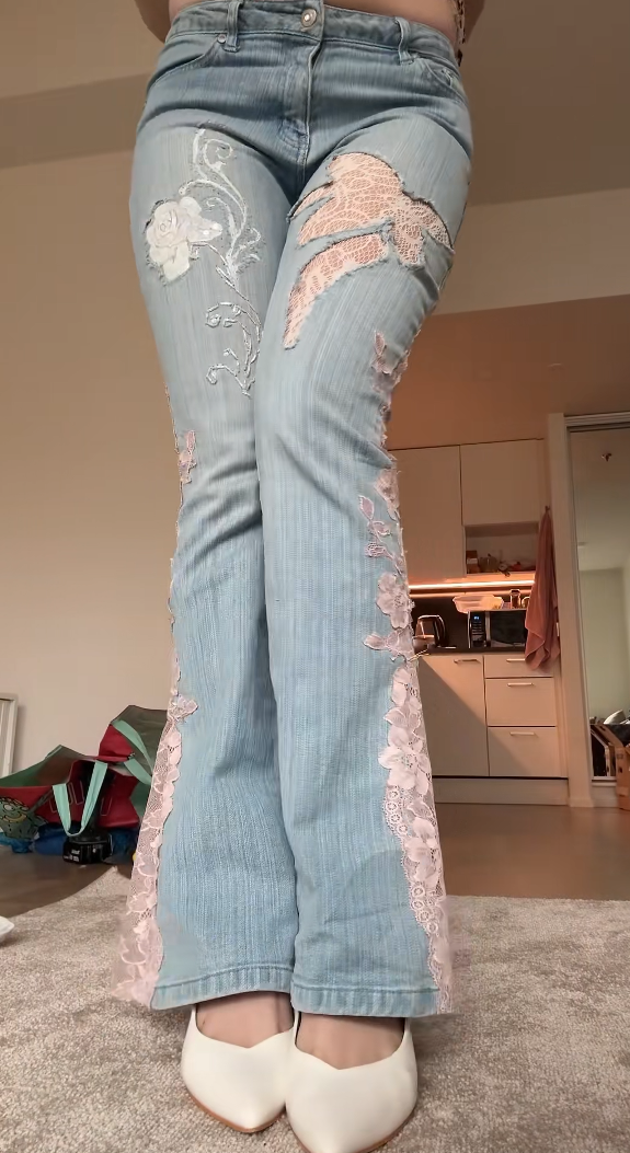 Lace Trim Flare Jeans（Blue）