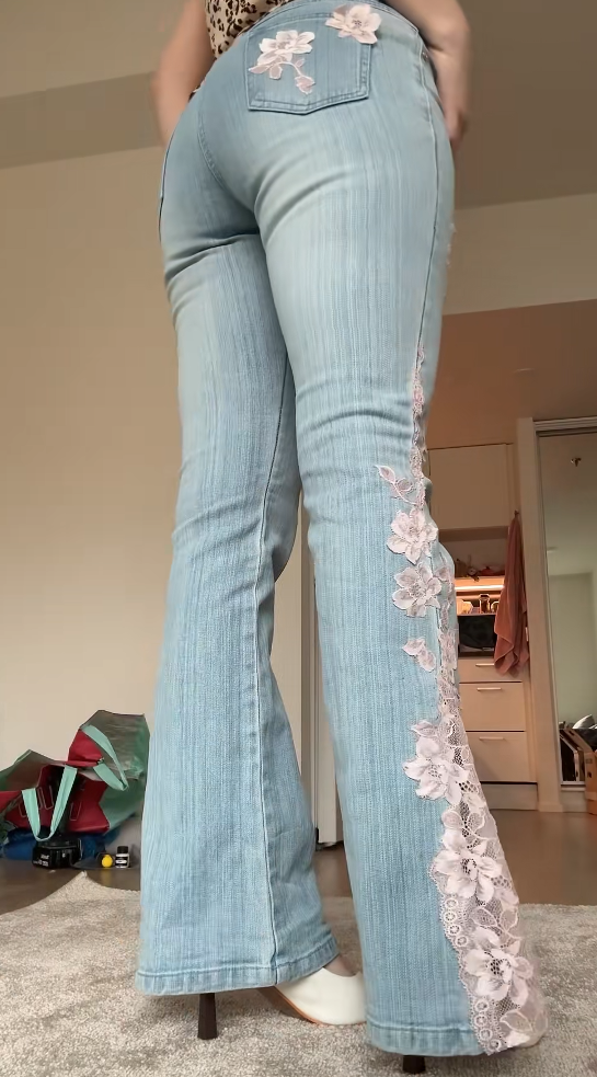 Lace Trim Flare Jeans（Blue）